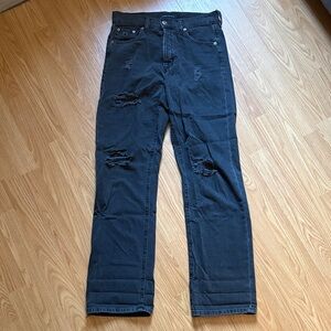 Women’s ripped 90’s baggy jeans